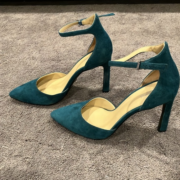 NWOB Michael Kors dress sandals - Picture 3 of 4